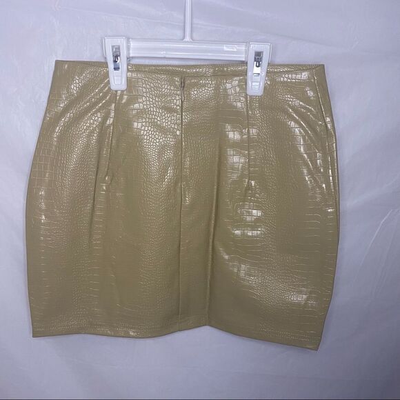 Fashion Nova Croc Mini Skirt Size S - Picture 3 of 5